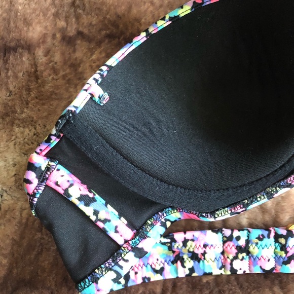 Victoria’s Secret Bikini Top - Picture 6 of 7